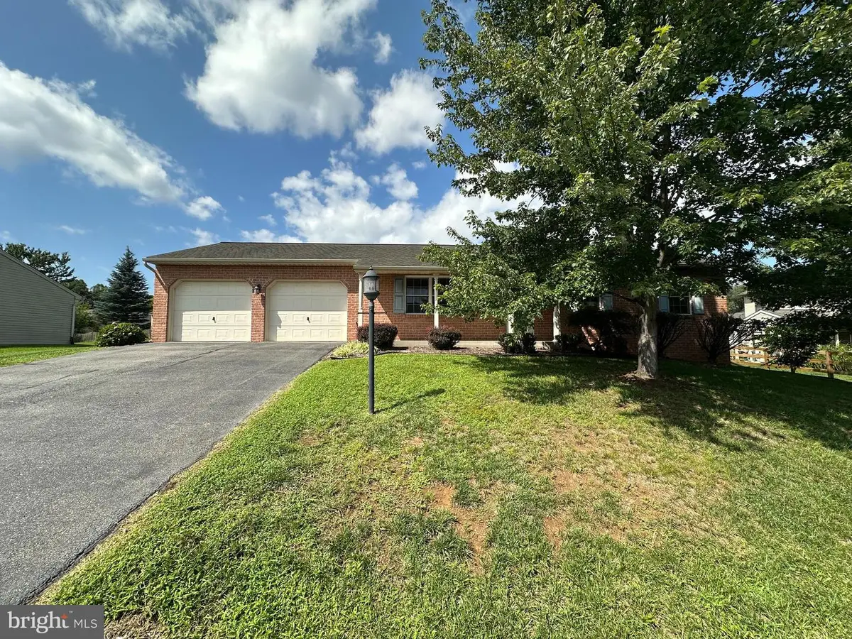 218 Stanford Rd, Hagerstown, MD 21742 - #1