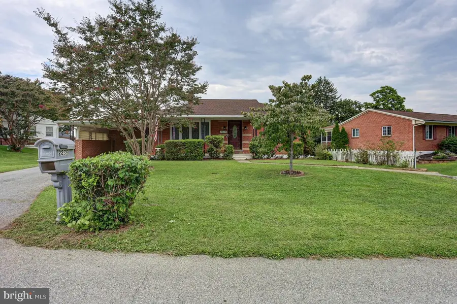 2239 Beverly Dr, Hagerstown, MD 21740 - #3