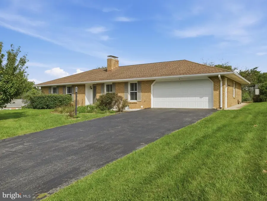 10631 Peachtree Ln, Williamsport, MD 21795 - #2