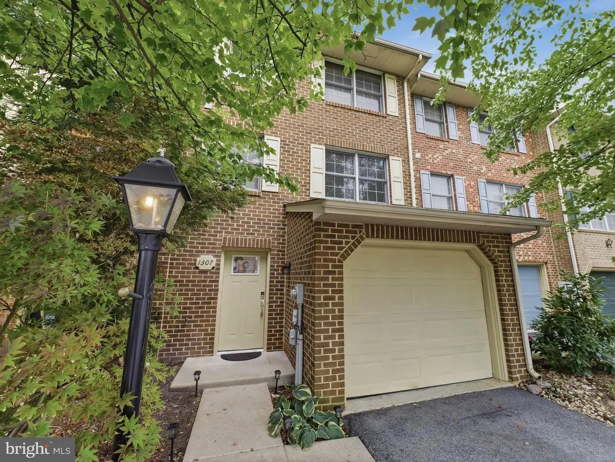 1307 Lindsay Ln, Hagerstown, MD 21742 - #1