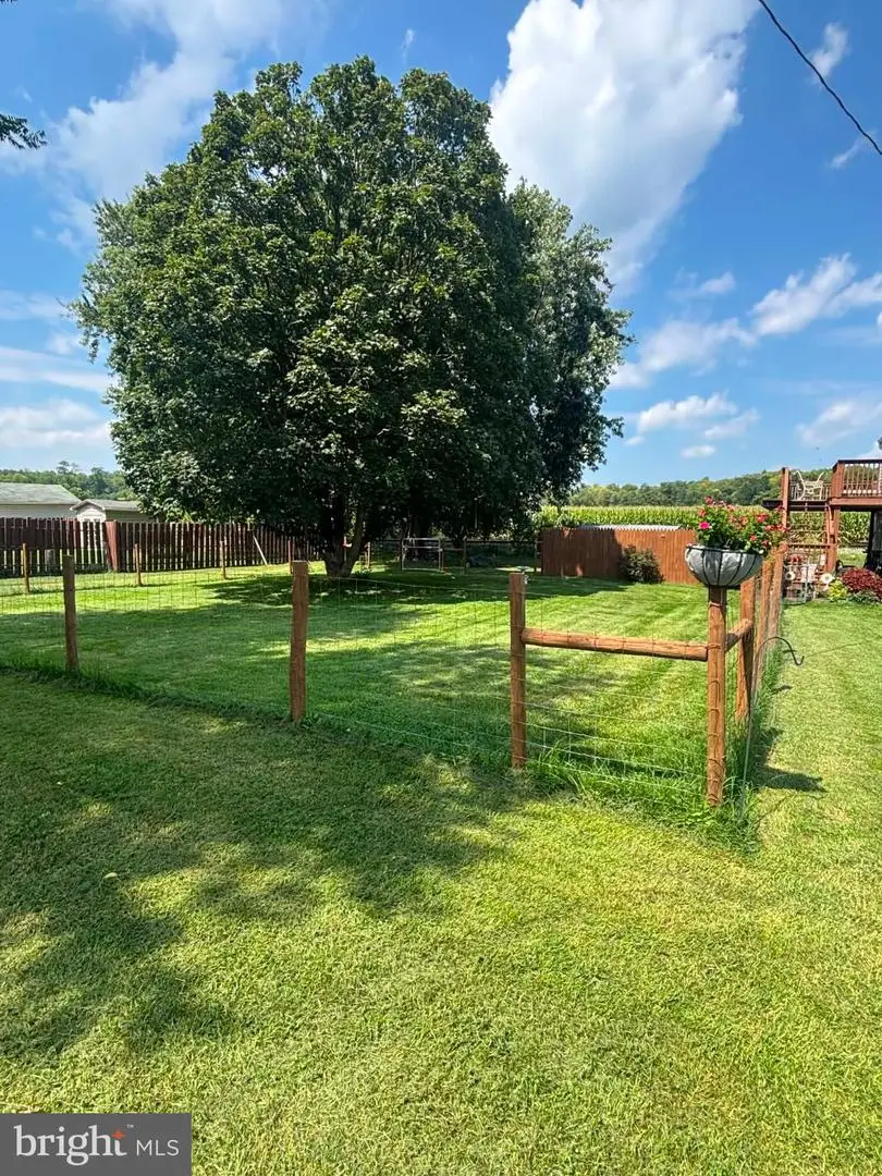 21206 Twin Springs Dr, Smithsburg, MD 21783 - #2