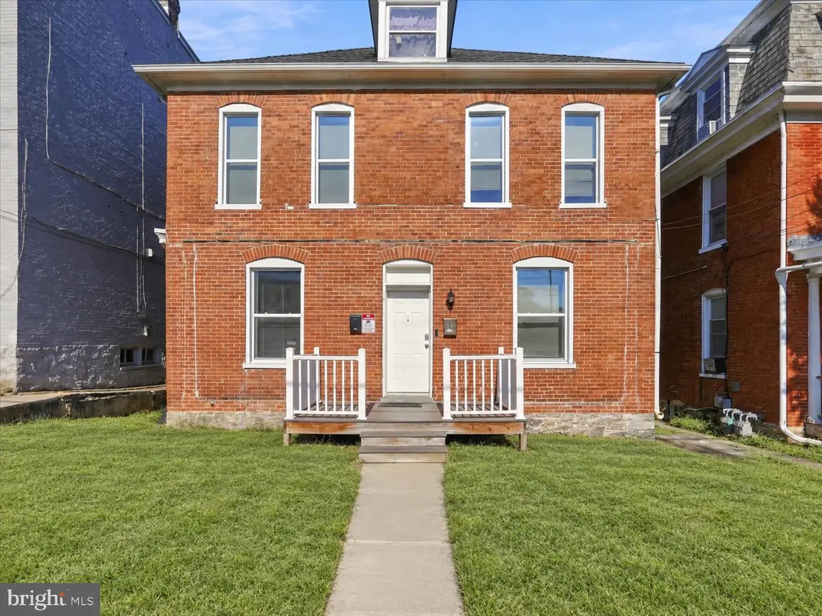 329 Summit Ave, Hagerstown, MD 21740 - #1