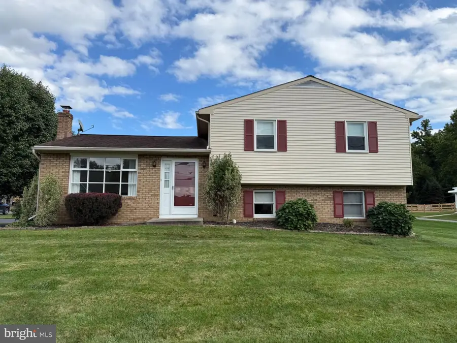 61 Stanley Hauver Dr, Smithsburg, MD 21783 - #2