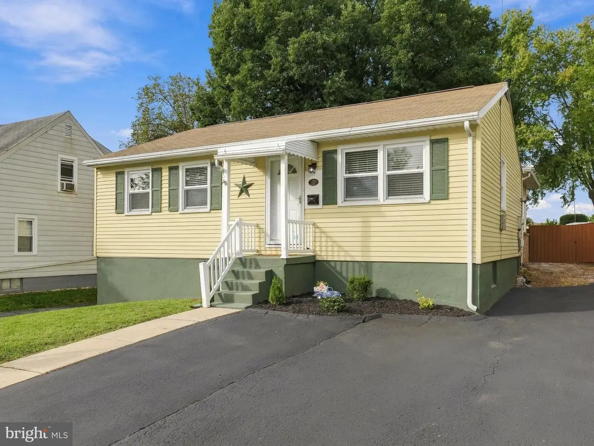 1089 Marshall St, Hagerstown, MD 21740 - #1