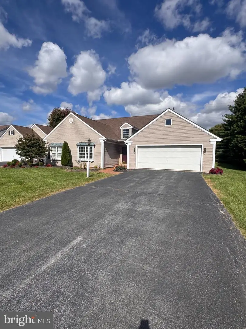 18909 Dover Dr, Hagerstown, MD 21742 - #2
