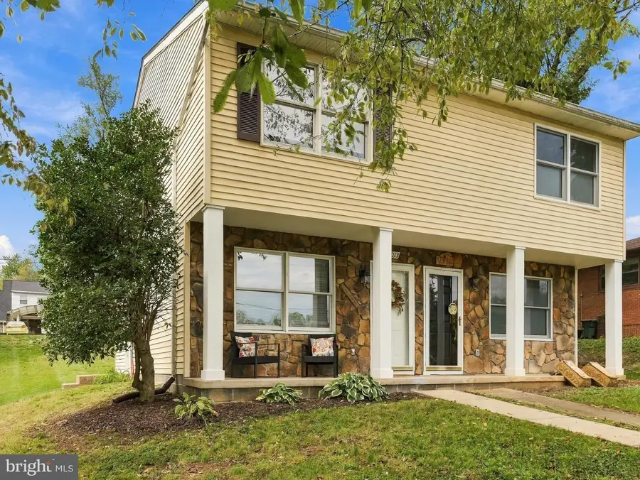 1013 Saint Clair St, Hagerstown, MD 21742 - #2