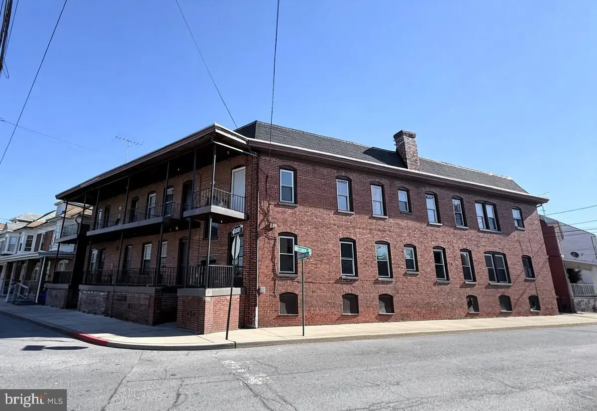 400 Mitchell Ave, Hagerstown, MD 21740 - #1