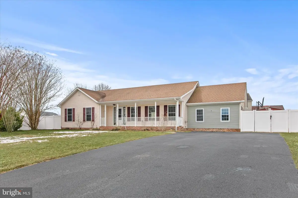 310 Autumn Ridge Dr, Hebron, MD 21830 - #1