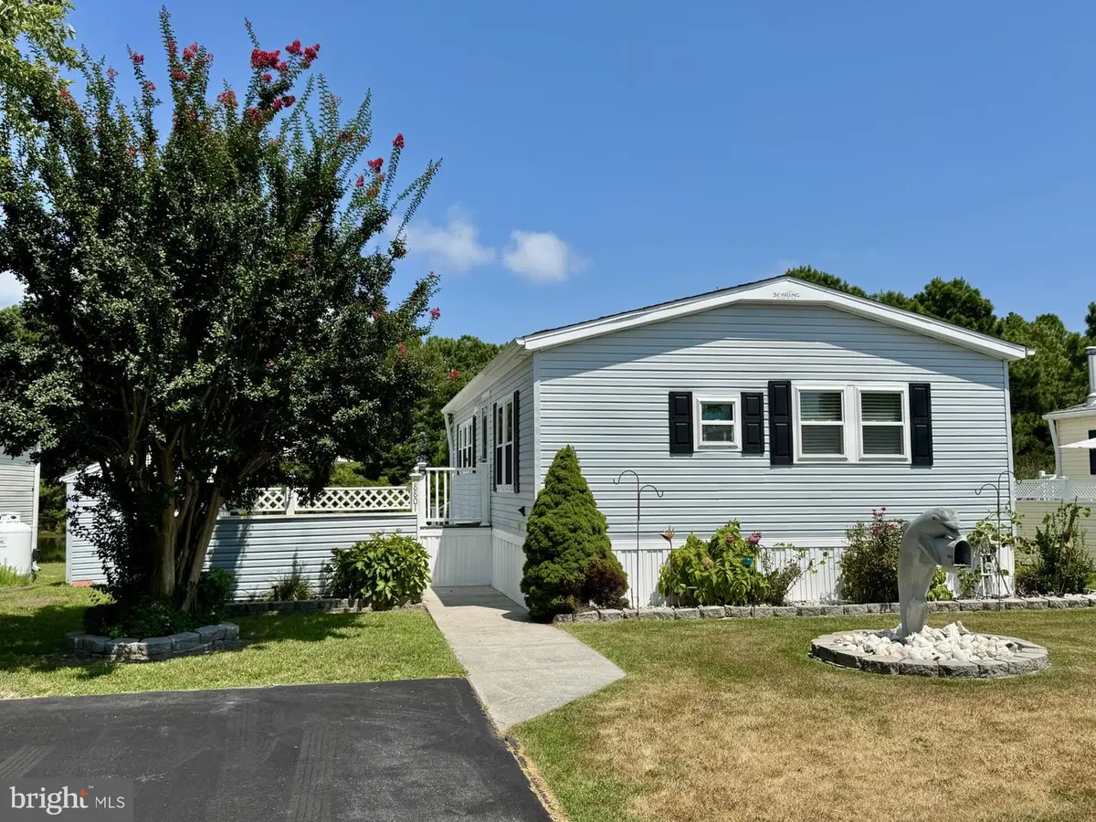 8801 Bay Ridge Dr, Berlin, MD 21811 - Image #1