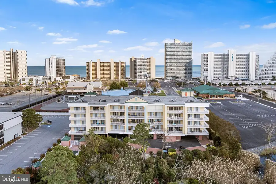 111 100th St #303, Ocean City, MD 21842 - Image #2