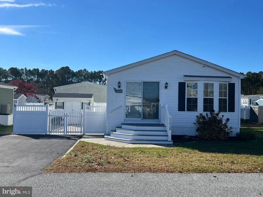 11928 W Yardarm Dr, Berlin, MD 21811 - Image #2