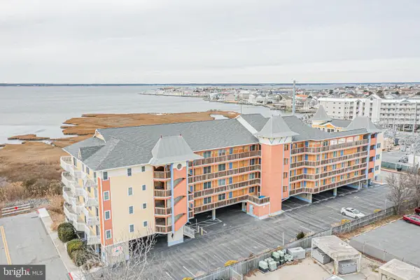106 83rd St #303, OCEAN CITY, MD 21842