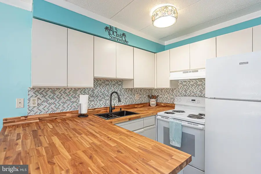 17 70th St #17, Ocean City, MD 21842 - #3