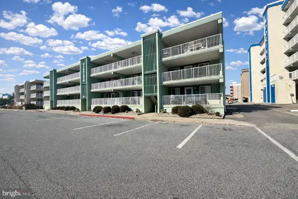 6 50th St #8, OCEAN CITY, MD 21842