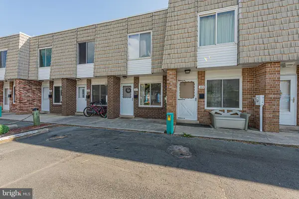 211 136th St #211, OCEAN CITY, MD 21842