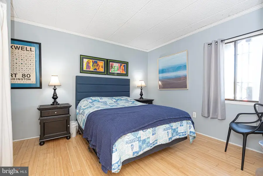 16 62nd St #201, Ocean City, MD 21842 - #2