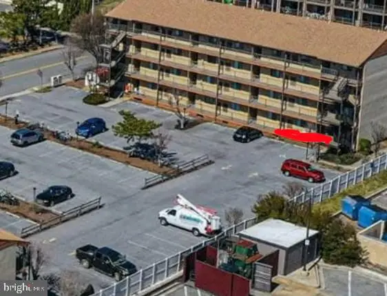 203 33rd St #102, OCEAN CITY, MD 21842