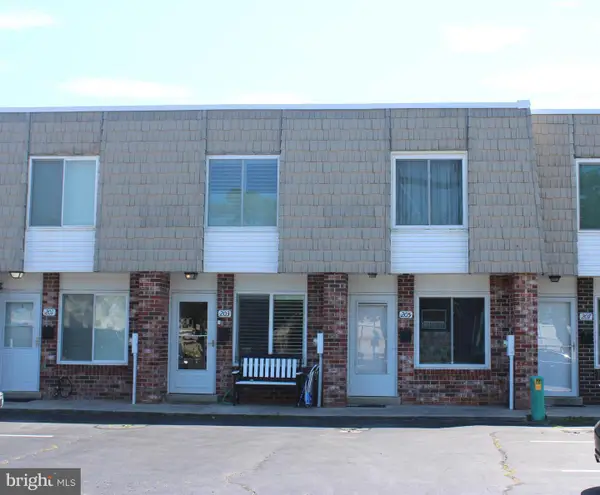 205 136th St #205, OCEAN CITY, MD 21842