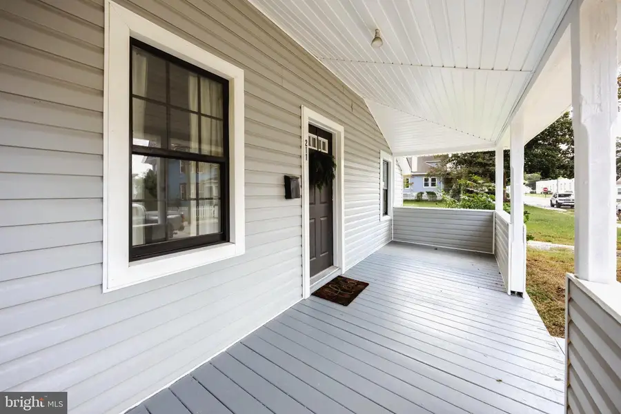211 Walnut St, Pocomoke City, MD 21851 - #2