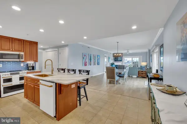 301 14th St #301, OCEAN CITY, MD 21842