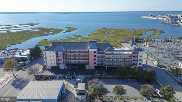 106 83rd St #405, OCEAN CITY, MD 21842