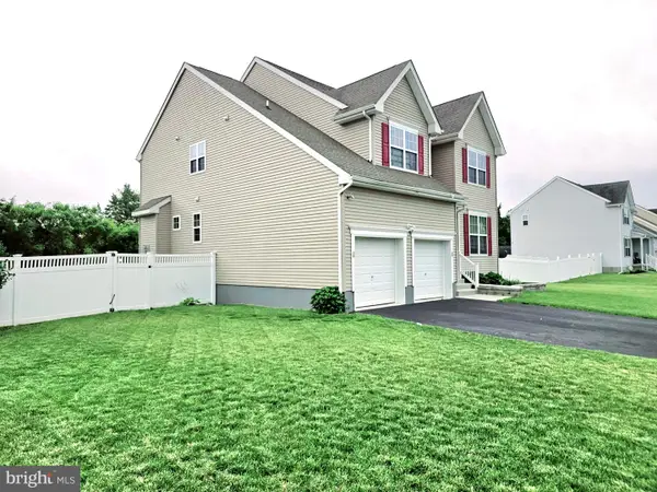 5 Moonlight Dr, EGG HARBOR TOWNSHIP, NJ 08234