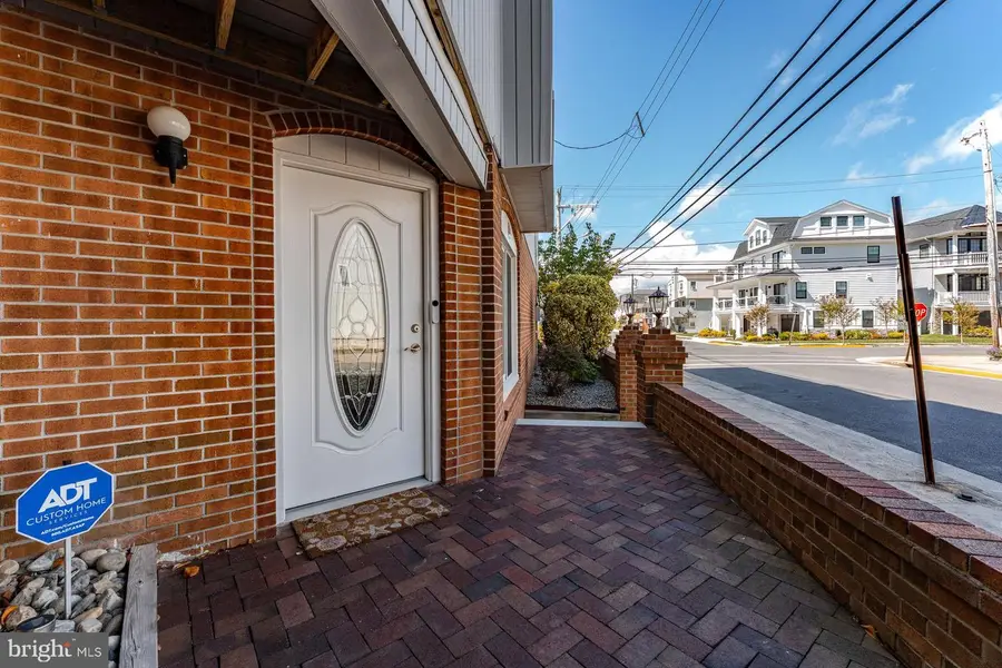 104 S Monroe Ave, Margate City, NJ 08402 - Image #2