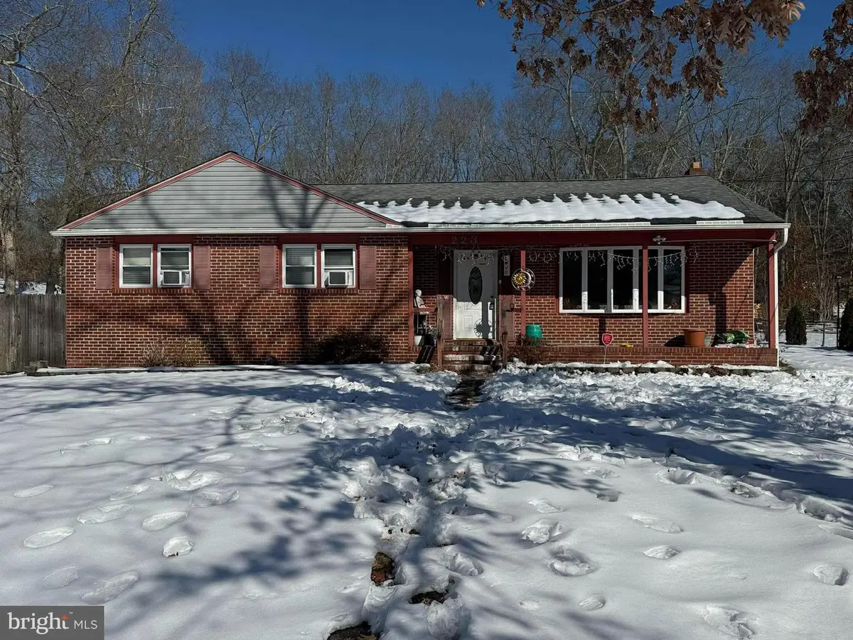 223 E Magnolia Ave, Galloway, NJ 08205 - Image #1