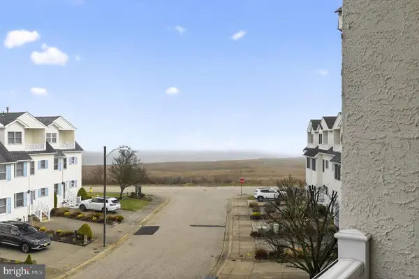 16 Horizon Ln, BRIGANTINE, NJ 08203