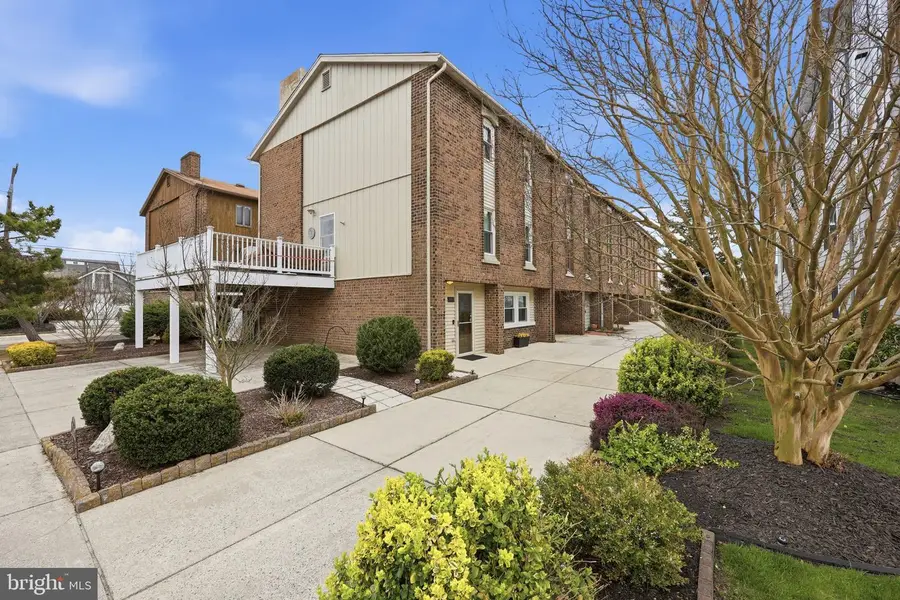 28 N Washington Ave #b, Margate City, NJ 08402 - #2