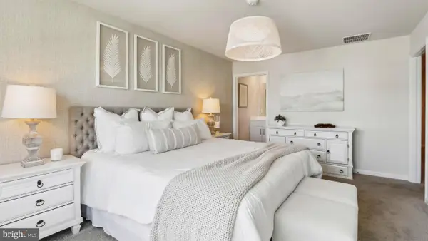 247 Hermosa Dr, EGG HARBOR TOWNSHIP, NJ 08234