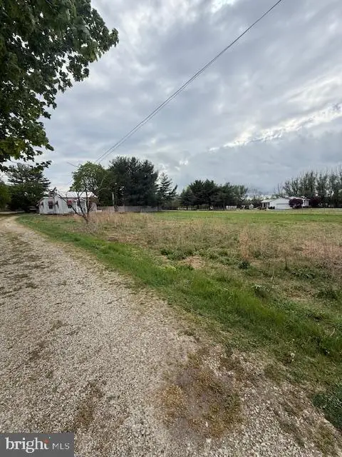 521 E Forest Grove Rd, VINELAND, NJ 08360