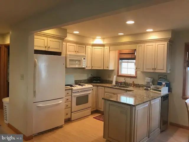 218 35th St S, Brigantine, NJ 08203 - #3
