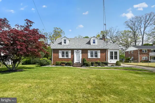 112 W Pacific Ave, MINOTOLA, NJ 08341