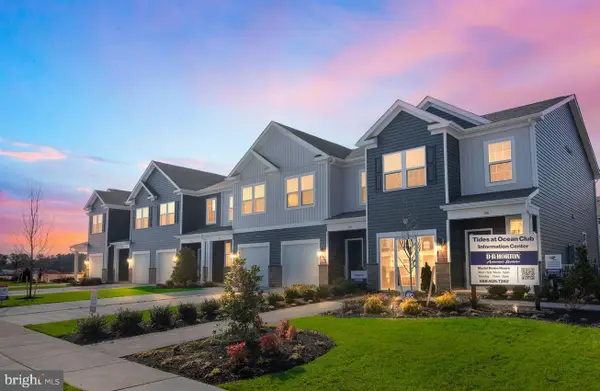 100 Corolla Dr, EGG HARBOR TOWNSHIP, NJ 08234