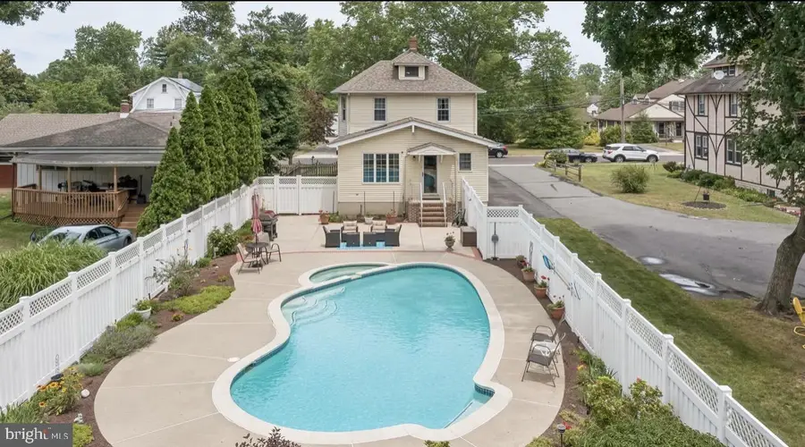 102 S Packard St, Hammonton, NJ 08037 - #2