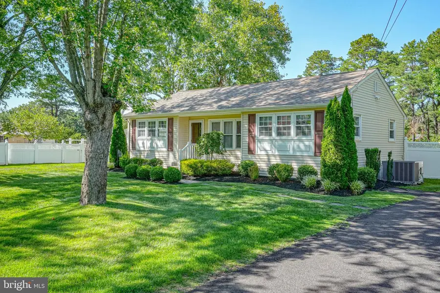 112 E Park Ave, Williamstown, NJ 08094 - #3