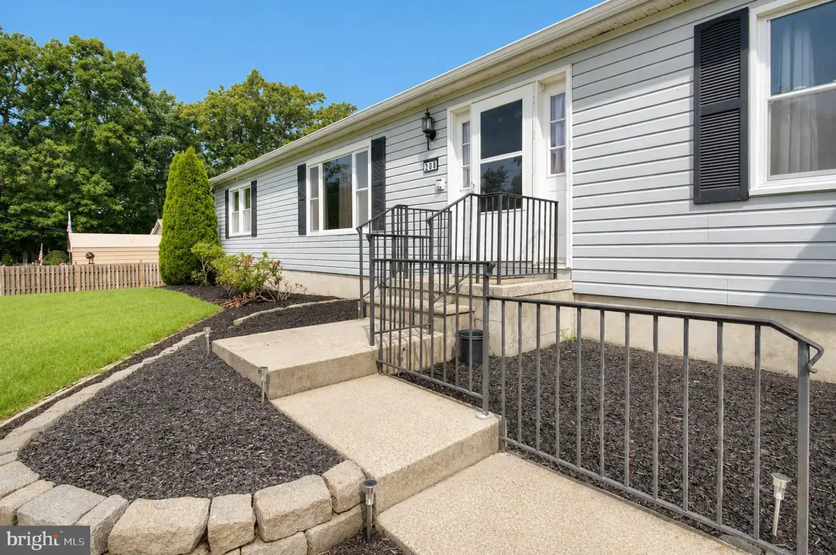208 W Arctic Ave, Minotola, NJ 08341 - #1