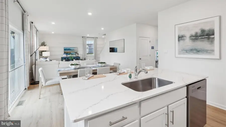 323 Monterey Dr, Egg Harbor, NJ 08234 - #3