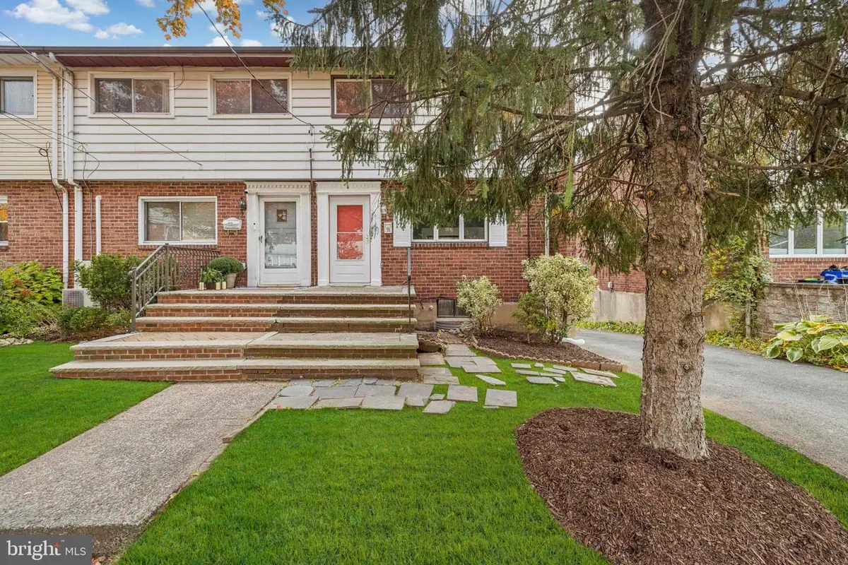 35 Edgewater Pl, Edgewater, NJ 07020 - Image #1