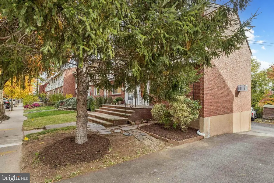 35 Edgewater Pl, Edgewater, NJ 07020 - Image #3