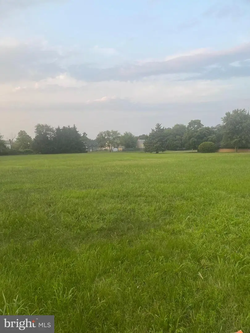 708 Sunset Rd, Burlington, NJ 08016 - Image #2