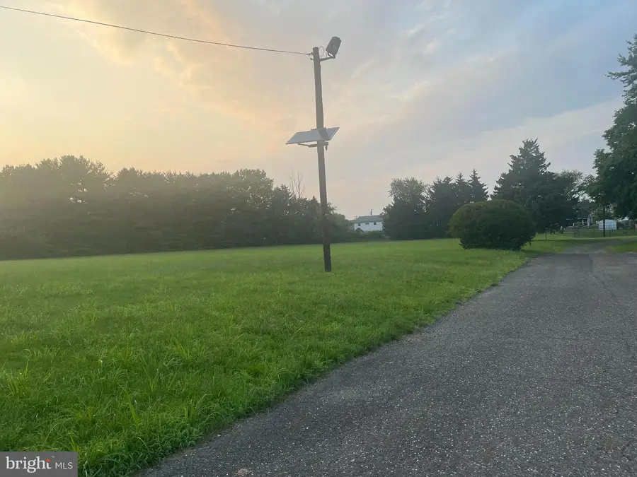 708 Sunset Rd, Burlington, NJ 08016 - Image #3