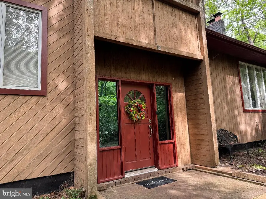 18 Tomahawk Ct, Medford, NJ 08055 - Image #2