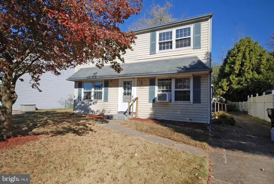 11 Wellington Pl, Burlington, NJ 08016 - Image #2