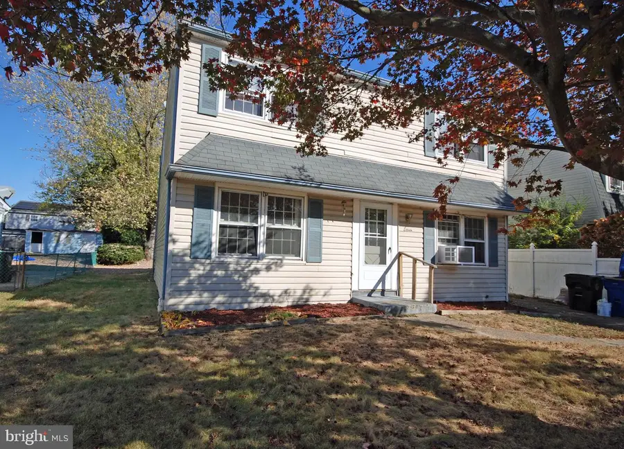 11 Wellington Pl, Burlington, NJ 08016 - Image #3