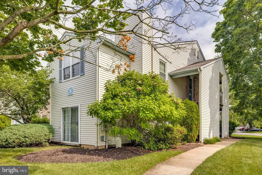 9 Village Ct #building #2, Mount Laurel, NJ 08054 - Image #2