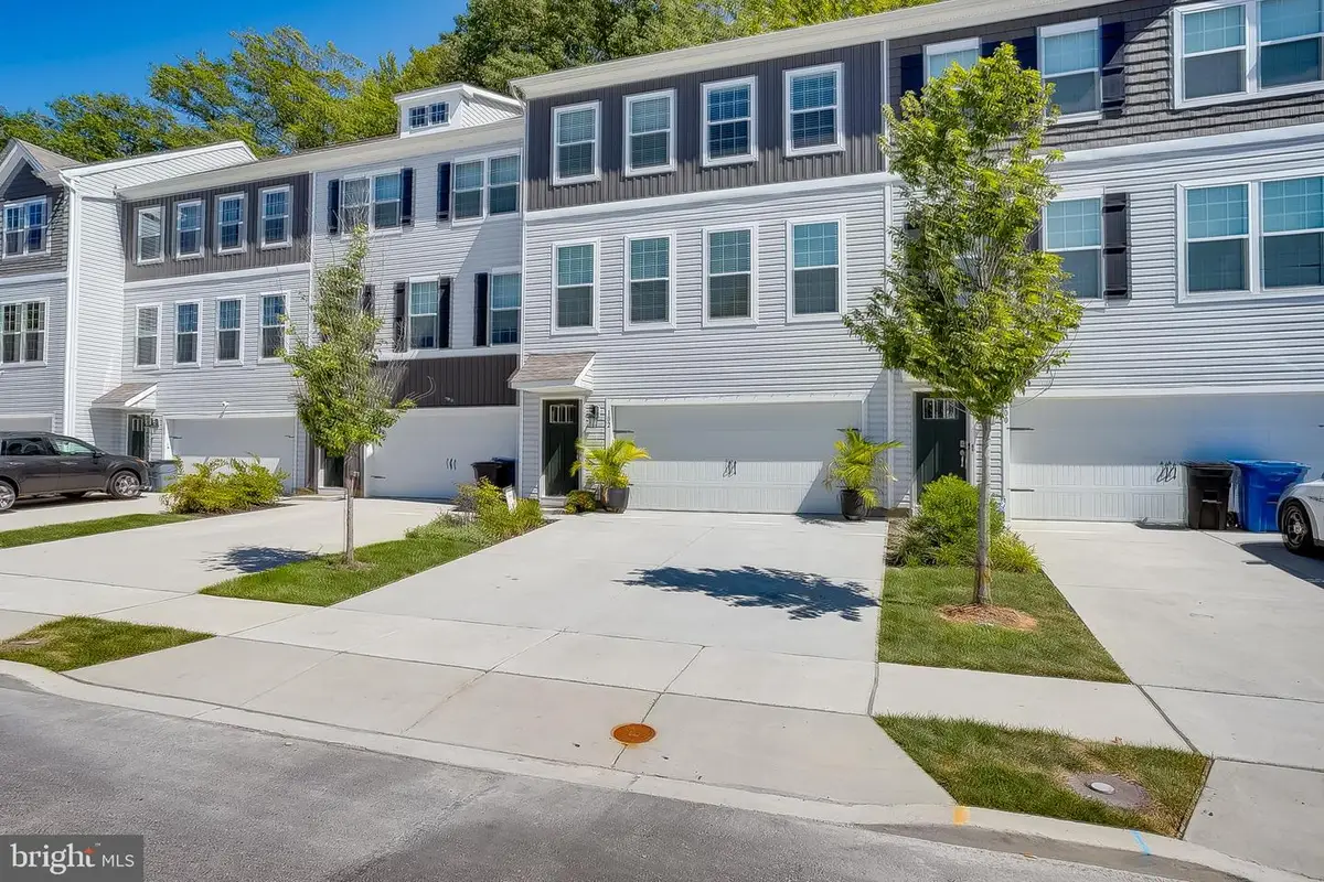 102 Levis Dr, Mount Holly, NJ 08060 - Image #1