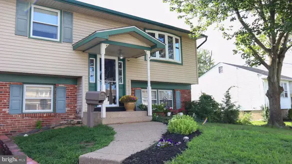 30 Evergreen Ln, BURLINGTON, NJ 08016