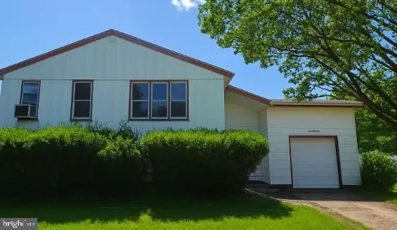 13 Kingsbridge Dr, Burlington, NJ 08016 - Image #1